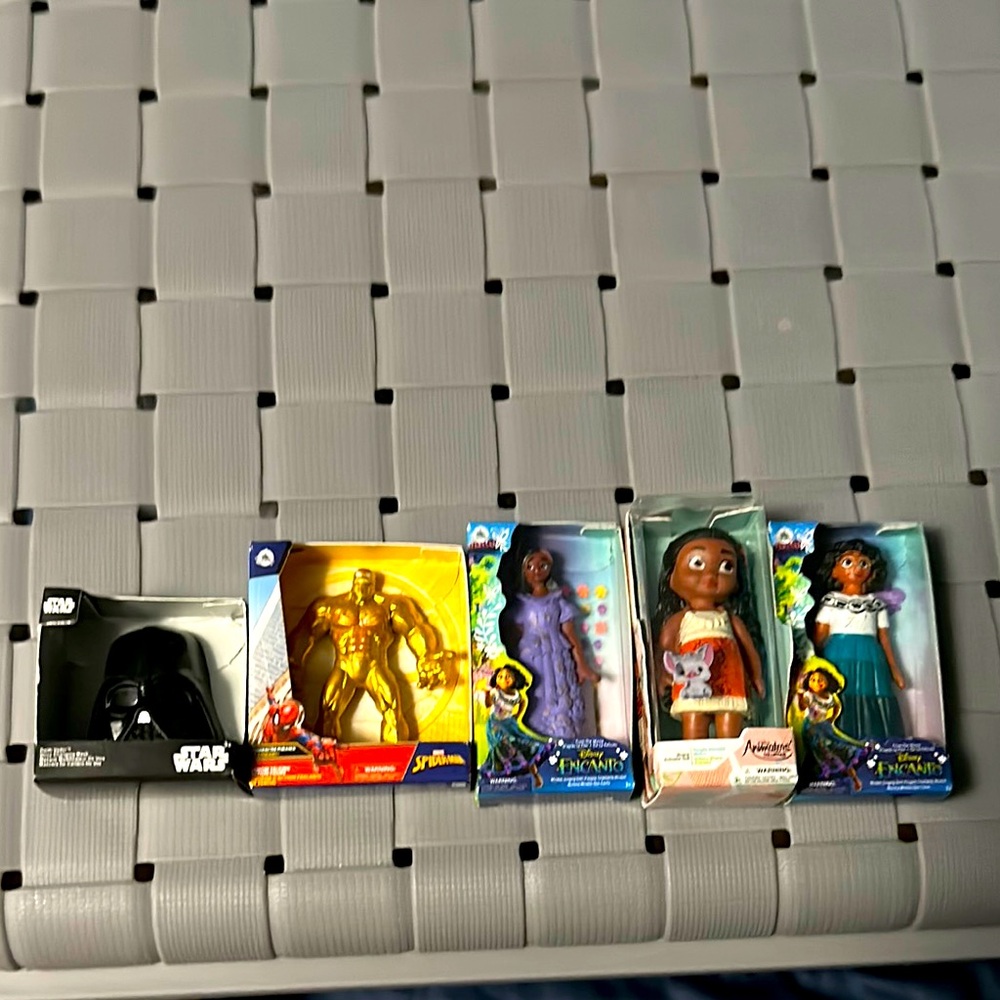 Mini brands